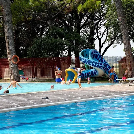 And Mobilehomes In Grado 38490 Holiday park