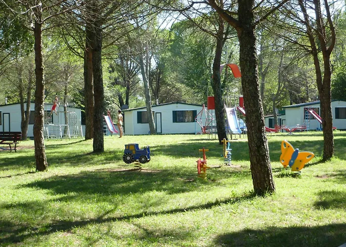 And Mobilehomes In Grado 38490 Village de vacances