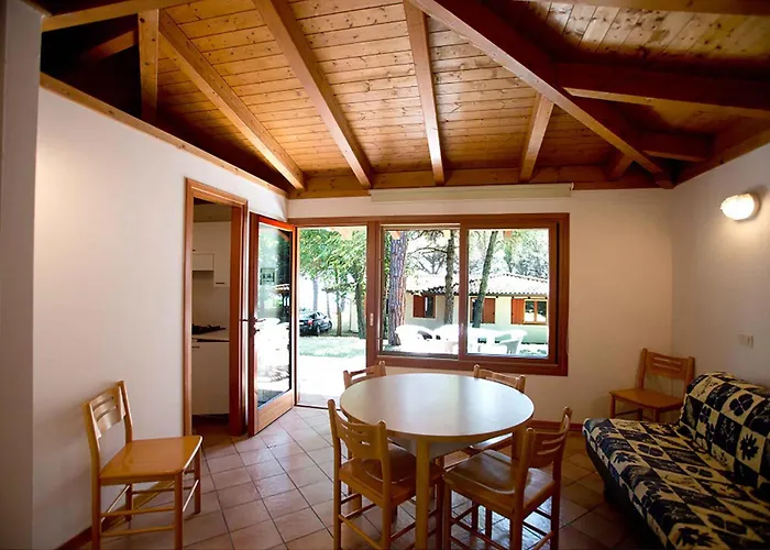 And Mobilehomes In Grado 38490 Village de vacances *