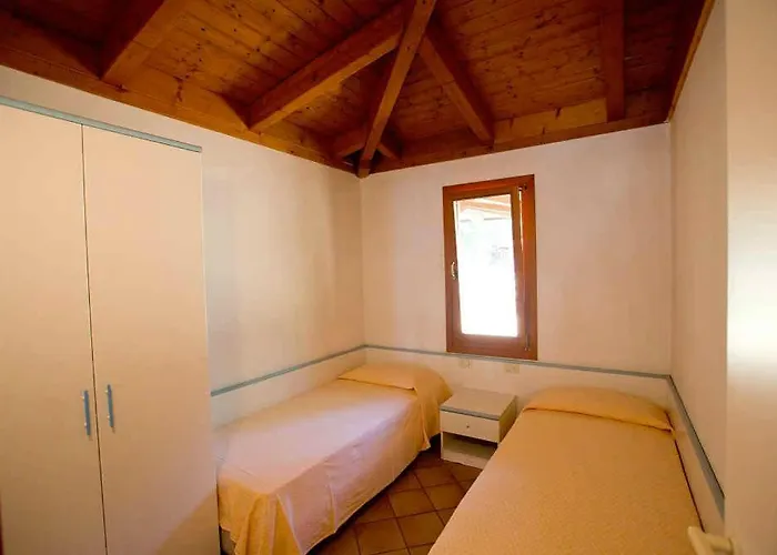 And Mobilehomes In Grado 38490 Village de vacances